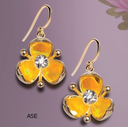 3 point flower with yello wopal earrings