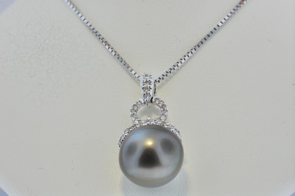 a tahitian pearl neckalce 59